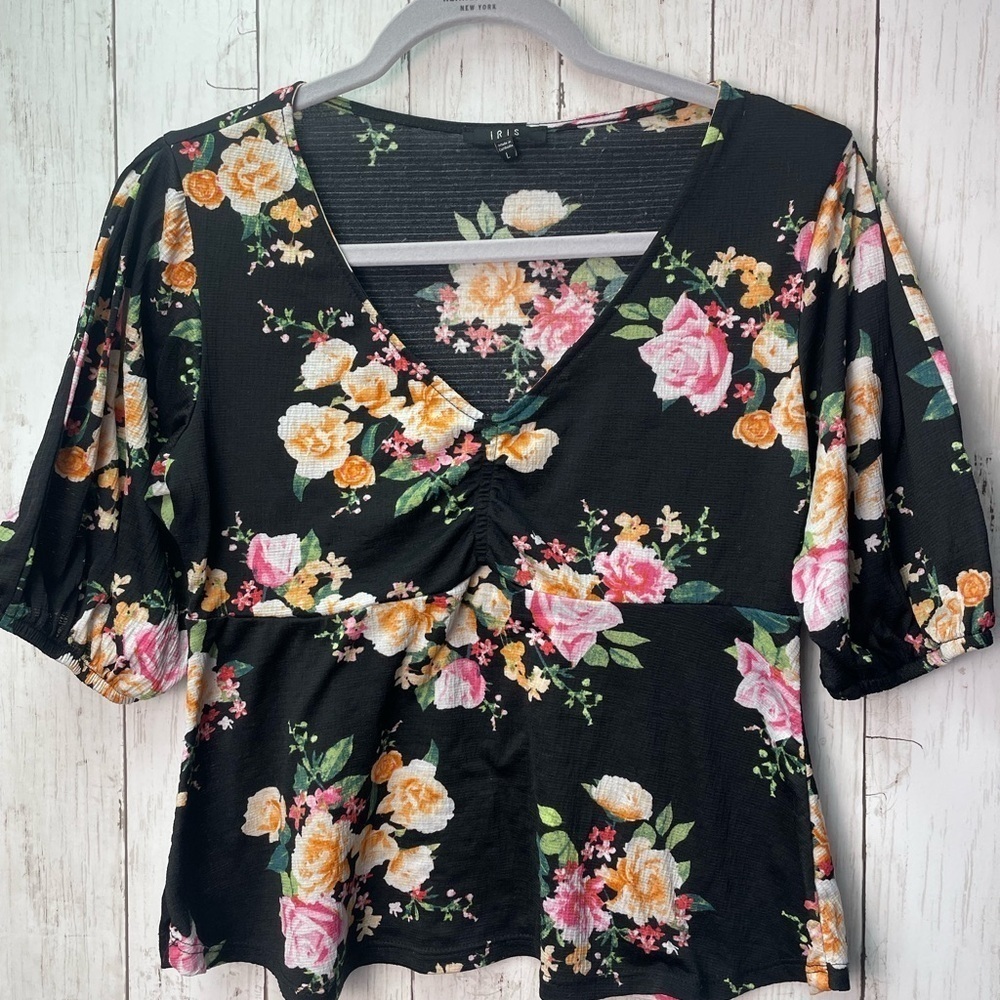 Iris- Pink and Orange Floral Tie Front Blouse size Large